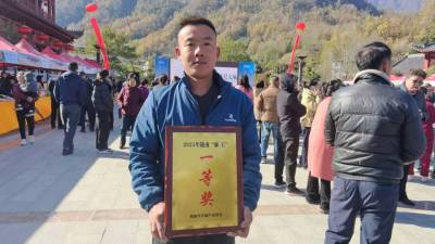 2025年，甘肃省陇南市康县天麻麻王评比及招商会在阳坝召开。三河坝镇斜坡村天麻种